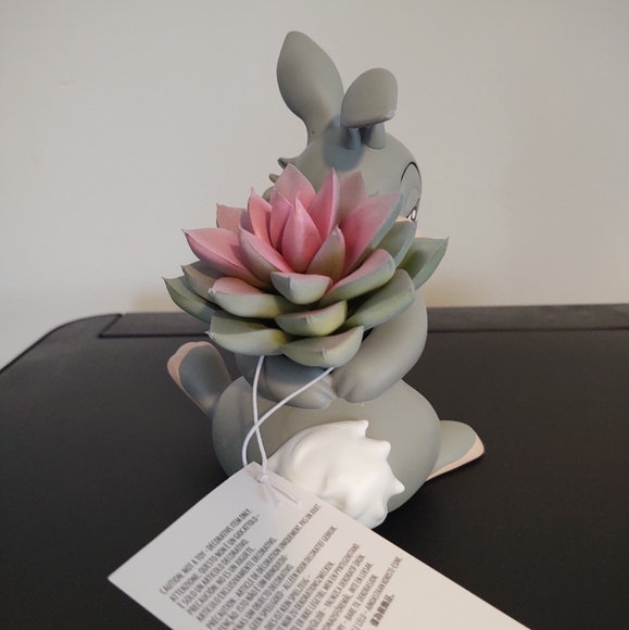 2023 Disney Bambi's Friend Thumper Fully Sculpted Figure Planter Pot With Plant - Picture 2 of 4